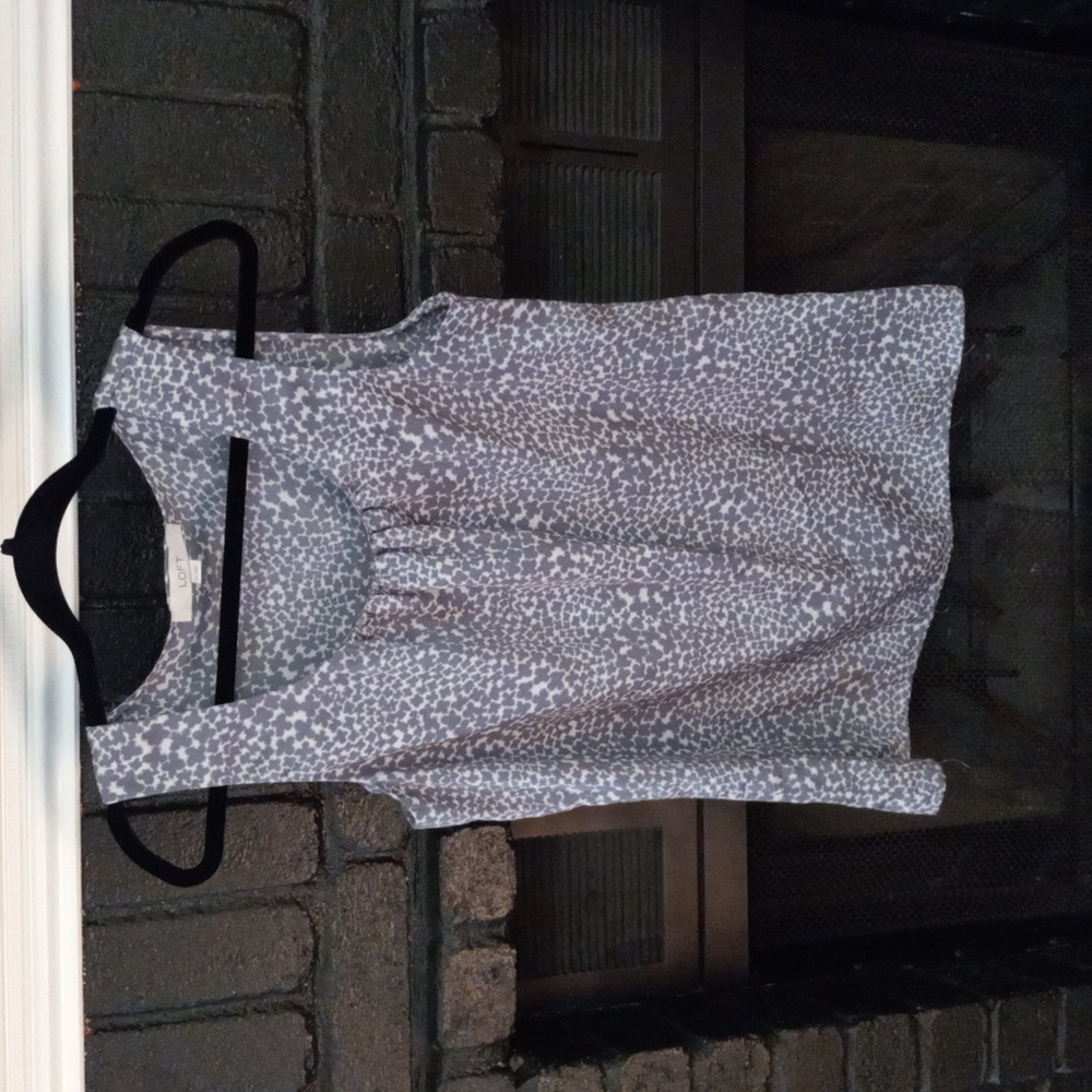 Ann Taylor Loft sleeveless tunic size M. Pretty Grey and cream print